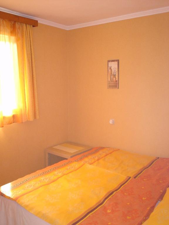 Oeroekzoeld Apartmanok Балатонфеньвеш Номер фото